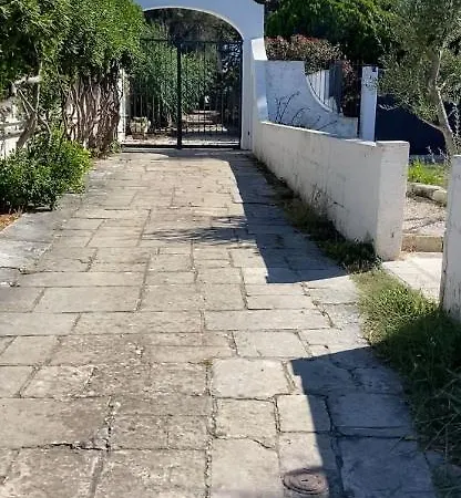 Villa Hugo Барі